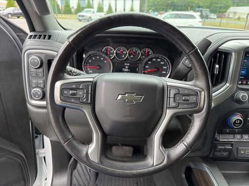 Used 2021 Chevrolet Silverado 1500 LT Trail Boss w/ LPO, Dark Essentials Package AWD/4WD image 15