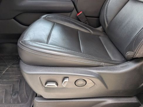 Used 2022 GMC Yukon XL Denali AWD/4WD image 22