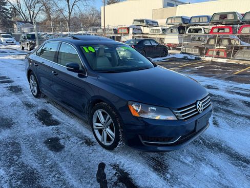 Used 2014 Volkswagen Passat 1.8T SE image 3