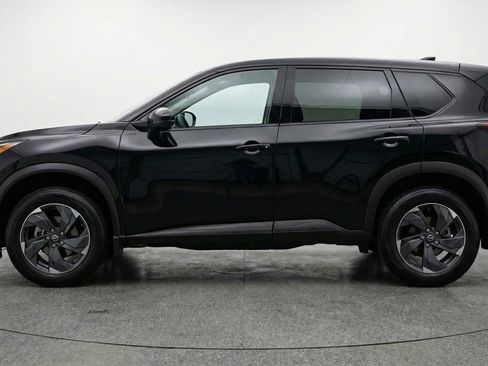 Used 2025 Nissan Rogue SV image 5