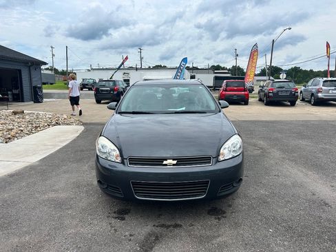 Used 2010 Chevrolet Impala LT w/ Luxury Edition Package FWD image 2