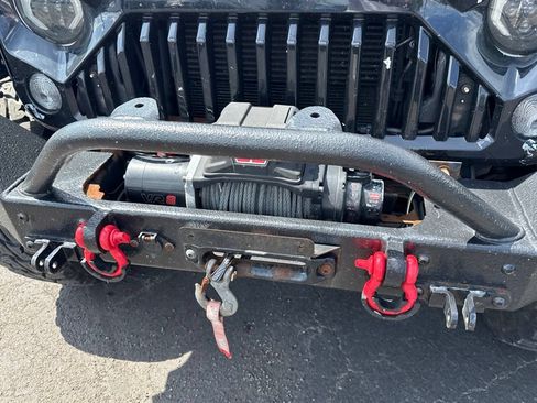 Used 2016 Jeep Wrangler Unlimited Rubicon AWD/4WD image 7