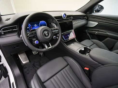 New 2025 Maserati Grecale Modena AWD/4WD image 12