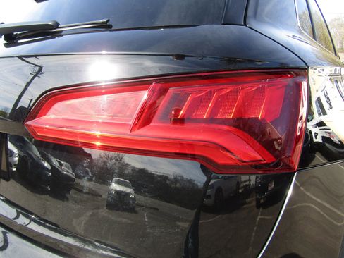 Used 2018 Audi SQ5 Premium Plus w/ S Sport Package AWD/4WD image 9