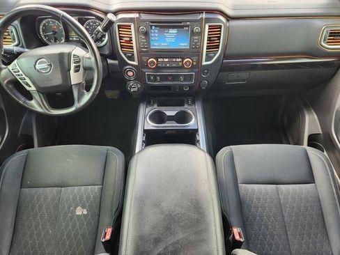 Used 2018 Nissan Titan SV w/ SV Convenience Package image 27