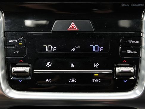 Used 2022 Kia Sorento SX image 15