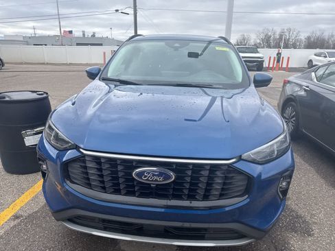 Used 2023 Ford Escape Platinum w/ Premium Technology Package image 15