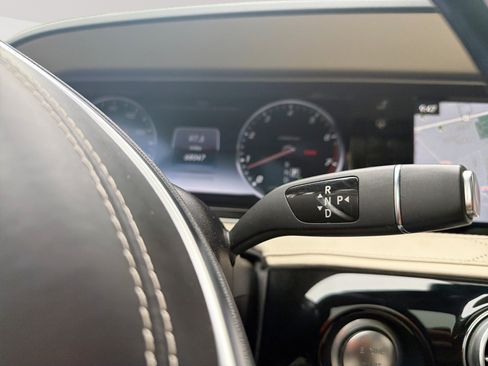 Used 2017 Mercedes-Benz S 550 Sedan image 23
