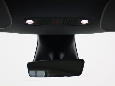 Used 2023 Tesla Model Y Long Range AWD/4WD image 23