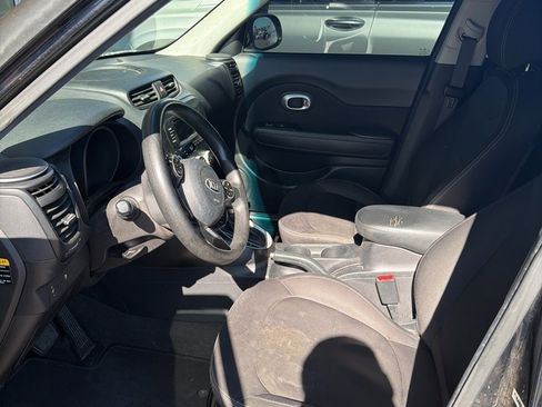 Used 2017 Kia Soul image 4