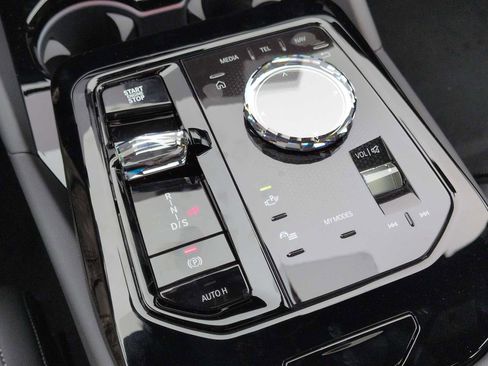 New 2026 BMW 530i xDrive w/ Executive Package image 35