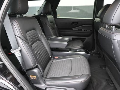Used 2024 Nissan Pathfinder Rock Creek AWD/4WD image 32