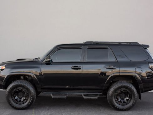 Used 2021 Toyota 4Runner TRD Off-Road Premium image 22