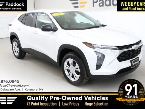 Used 2024 Chevrolet Trax LS FWD image 1