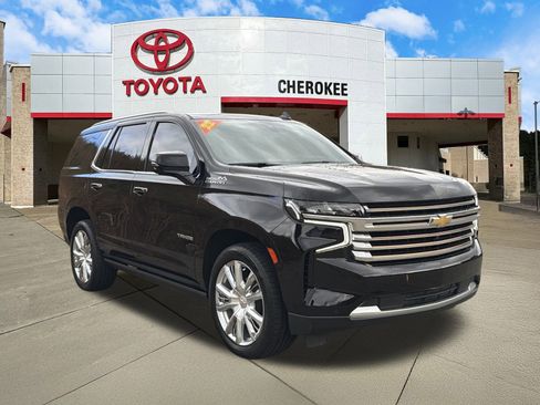 Used 2022 Chevrolet Tahoe High Country image 3