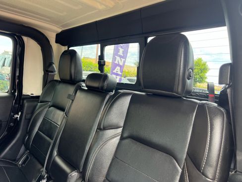 Used 2020 Jeep Gladiator Overland AWD/4WD image 29