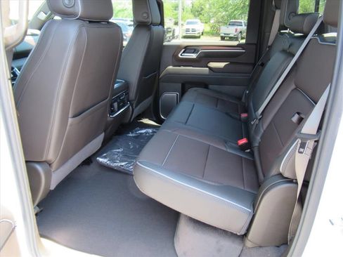New 2026 GMC Sierra 2500 Denali w/ Denali Reserve Package AWD/4WD image 37