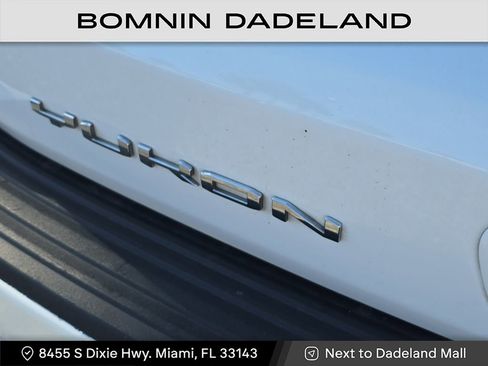 Used 2022 GMC Yukon XL Denali w/ Denali Premium Package image 7