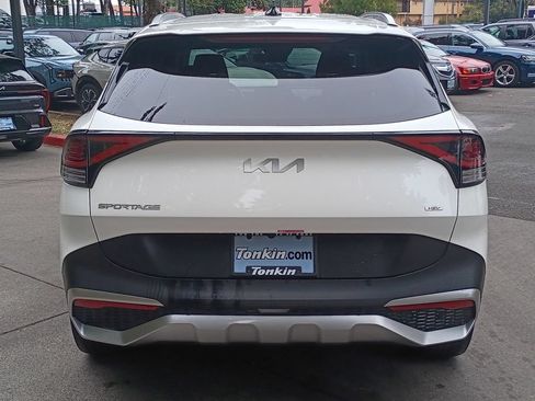 Used 2024 Kia Sportage EX AWD/4WD image 5