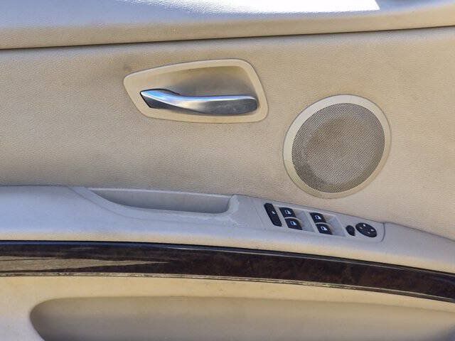 Used 2009 BMW 328i Sedan RWD image 13