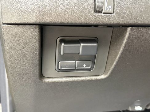 Used 2024 Chevrolet Colorado Z71 w/ Z71 Convenience Package 2 image 30