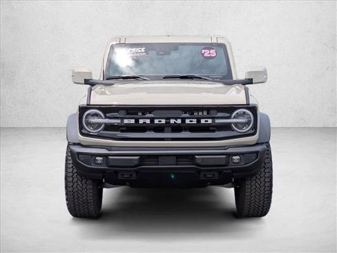 Used 2025 Ford Bronco Outer Banks w/ Sasquatch Package AWD/4WD image 2