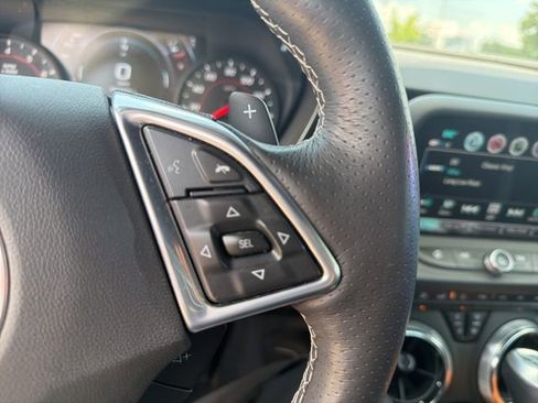 Used 2017 Chevrolet Camaro LT RWD image 8