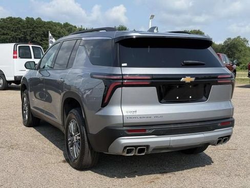 Used 2026 Chevrolet Traverse LT AWD/4WD image 6
