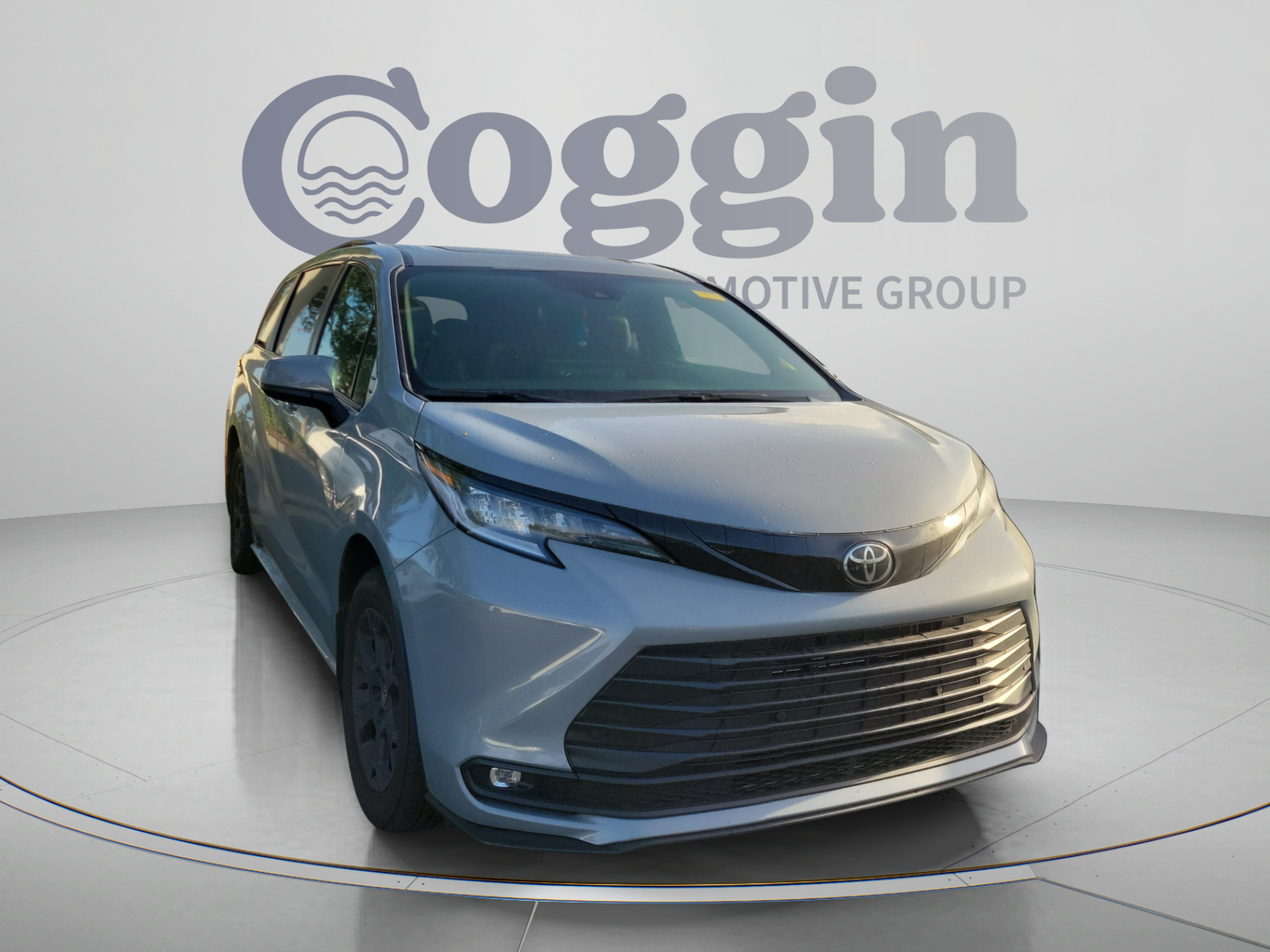 Used 2026 Toyota Sienna XLE Woodland Edition AWD/4WD image 8