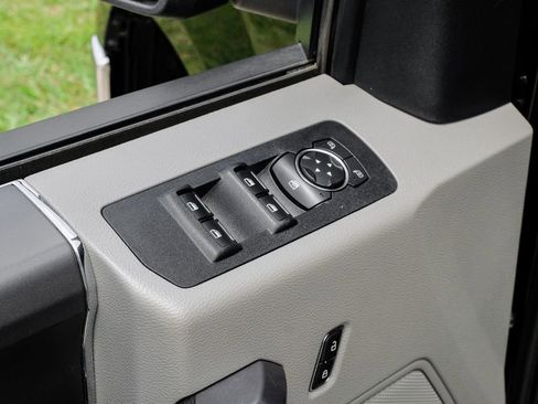 Used 2019 Ford F150 XLT w/ Equipment Group 302A Luxury AWD/4WD image 48
