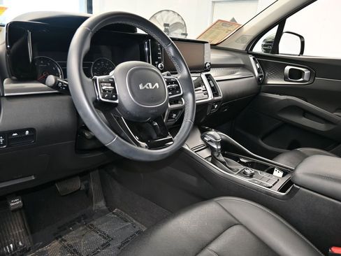 Used 2023 Kia Sorento S image 13