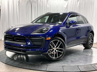 Used 2026 Porsche Macan AWD/4WD video 1