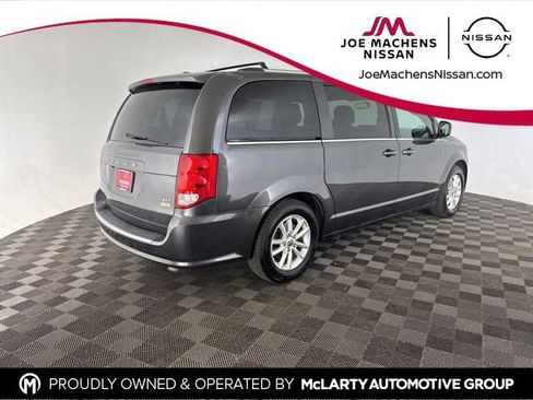 Used 2018 Dodge Grand Caravan SXT FWD image 5