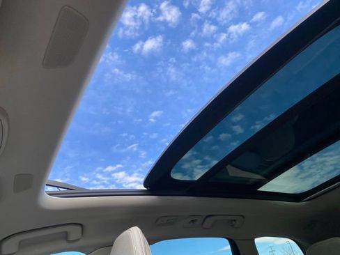 Used 2023 Volvo XC60 B5 Plus w/ Climate Package image 23