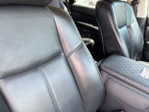 Used 2014 Nissan Pathfinder SL w/ Cargo Package FWD image 13
