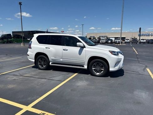 Used 2017 Lexus GX 460 Premium w/ Premium Package AWD/4WD image 9