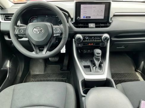 Used 2023 Toyota RAV4 LE FWD image 7
