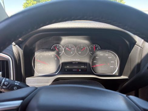 Used 2021 Chevrolet Silverado 1500 LT AWD/4WD image 3