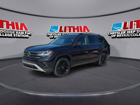 Used 2022 Volkswagen Atlas SE w/ Black Wheel Package FWD image 4