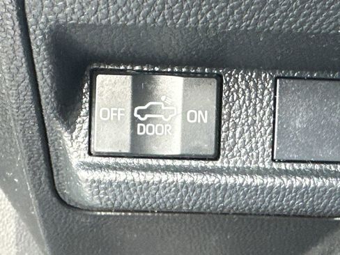 Used 2025 Toyota Tacoma SR image 30