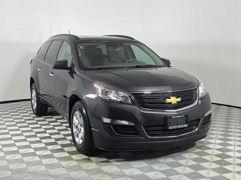 Used 2015 Chevrolet Traverse LS FWD image 3