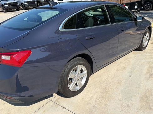 Used 2025 Chevrolet Malibu LS FWD image 3
