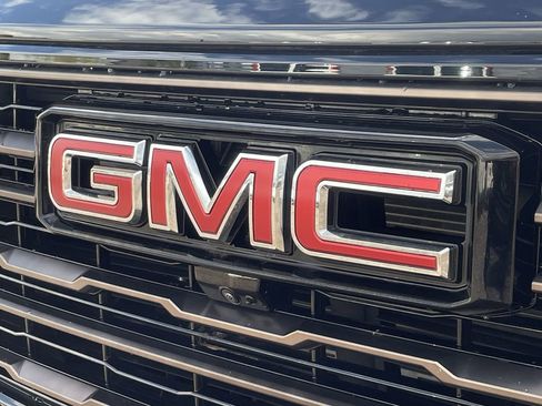 Used 2025 GMC Sierra 1500 AT4X image 31