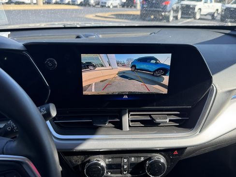 Used 2024 Chevrolet Trax LT w/ Driver Confidence Package image 17