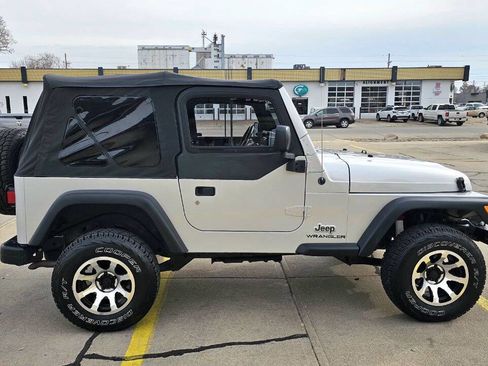 Used 2004 Jeep Wrangler SE image 5