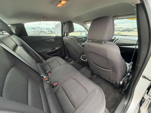 Used 2020 Chevrolet Malibu LT FWD image 19