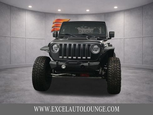 Used 2022 Jeep Wrangler Rubicon w/ Cold Weather Group image 9