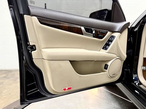 Used 2013 Mercedes-Benz C 300 4MATIC Sedan image 11