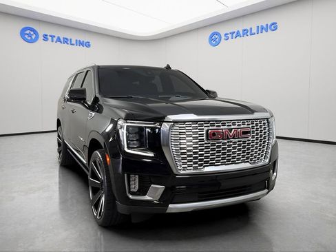 Used 2021 GMC Yukon Denali w/ Denali Premium Package AWD/4WD image 14