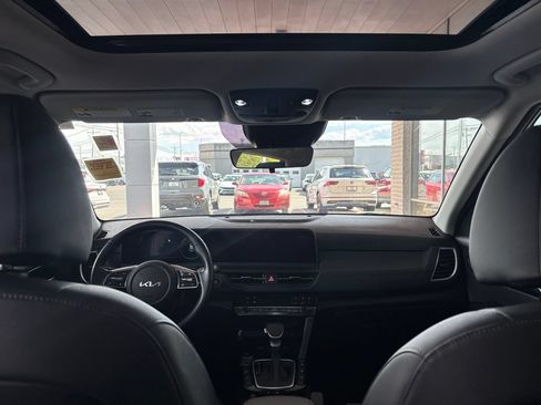 Used 2024 Kia Seltos EX AWD/4WD image 14